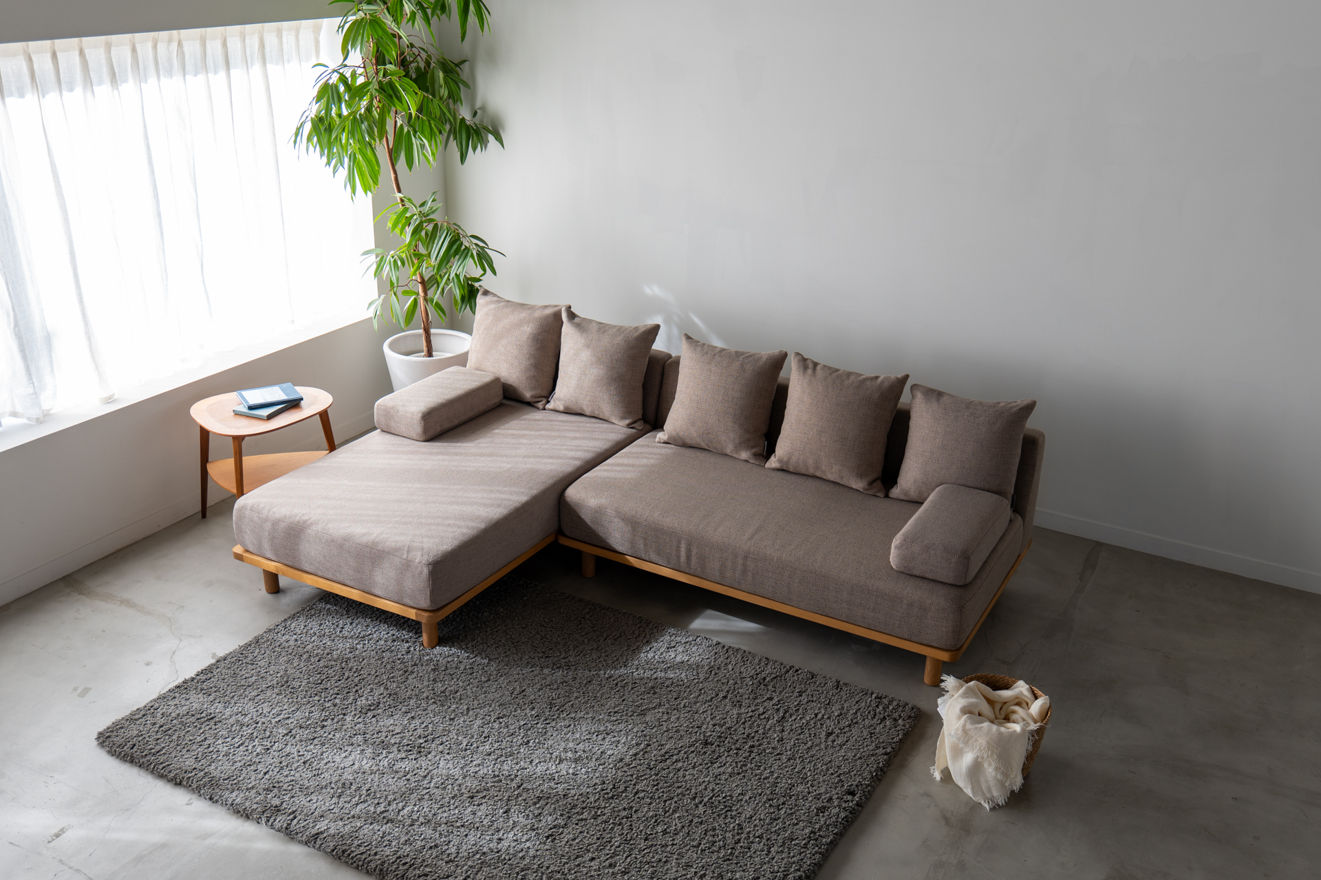 fumi-life - オーナーとペットの境界のない暮らしを、ソファなど